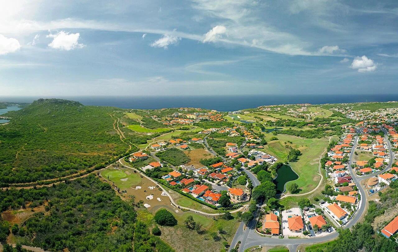 Blue Bay Resort, campo de golfe e arredores