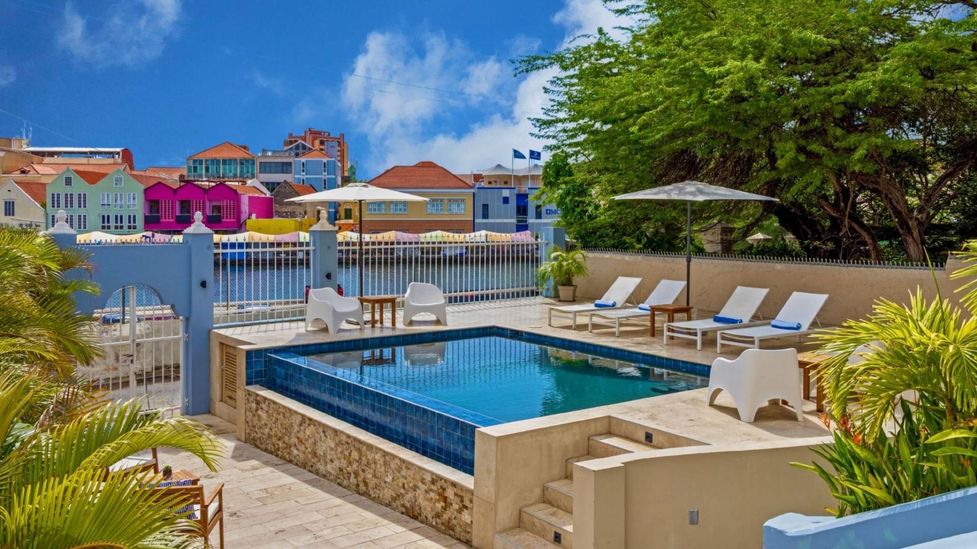 Atelier Skalo Boutique Hotel in Willemstad Atelier Skalo Boutique Hotel – Willemstad, Curaçao