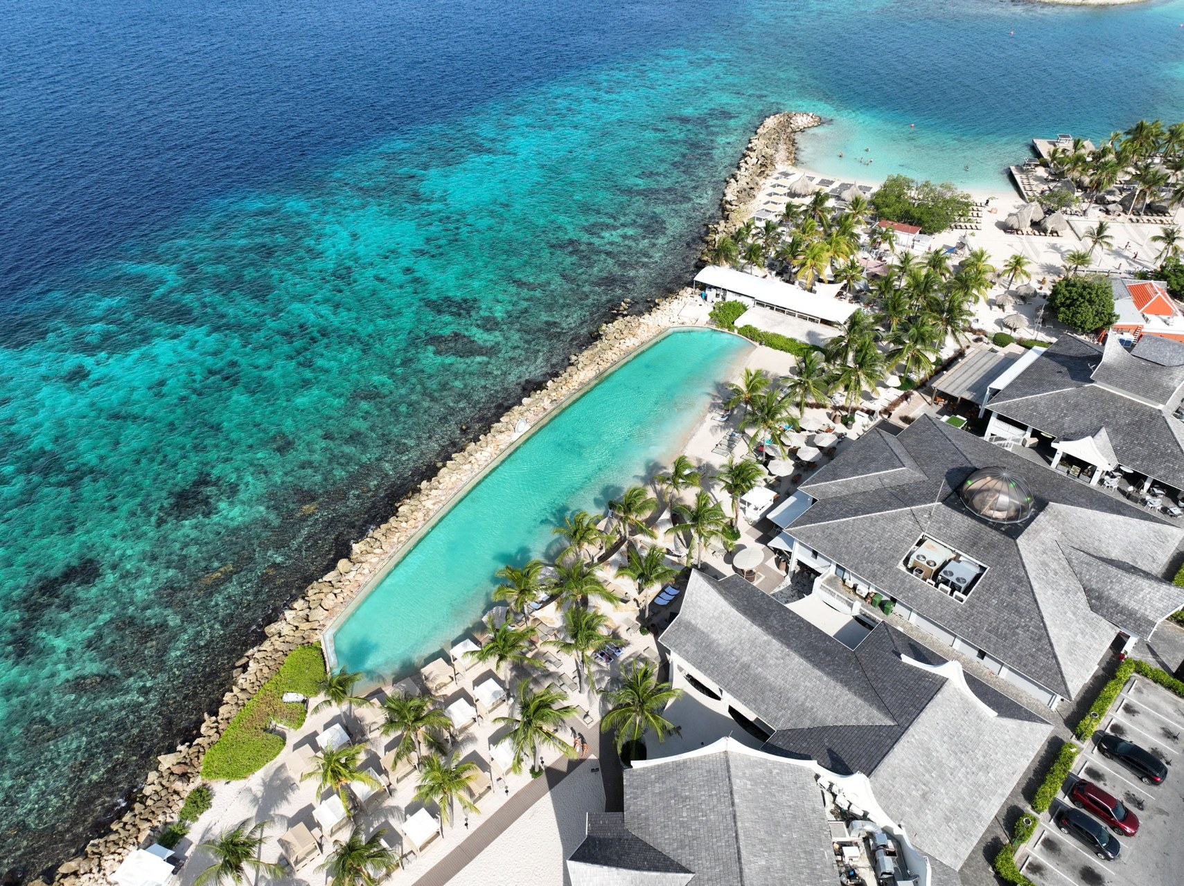 Papagayo Beach Hotel in Jan Thiel Baai Papagayo Beach Hotel – Jan Thiel Baai, Curaçao